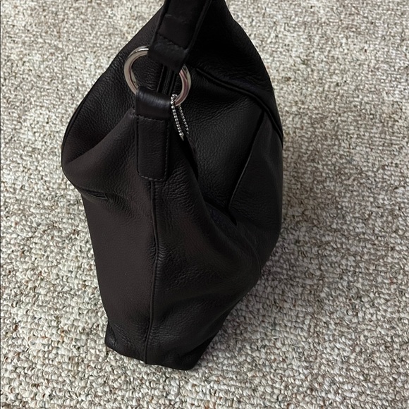 Elegant Genuine Leather Handbag - Picture 4 of 11